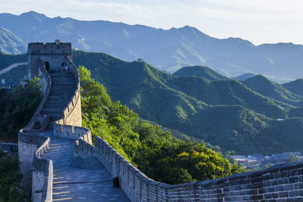 Цинь создал Великую КИтайскую стену