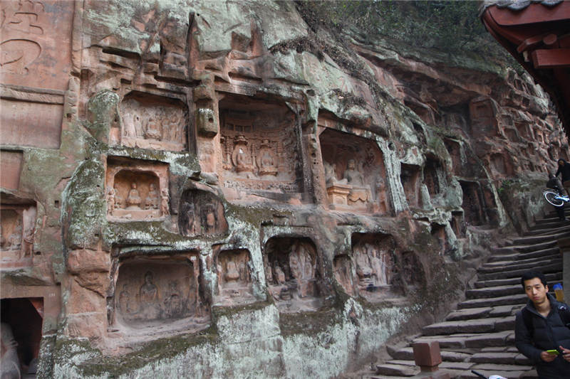  Скала Тысячи Будд（Thousand Buddha Rock）