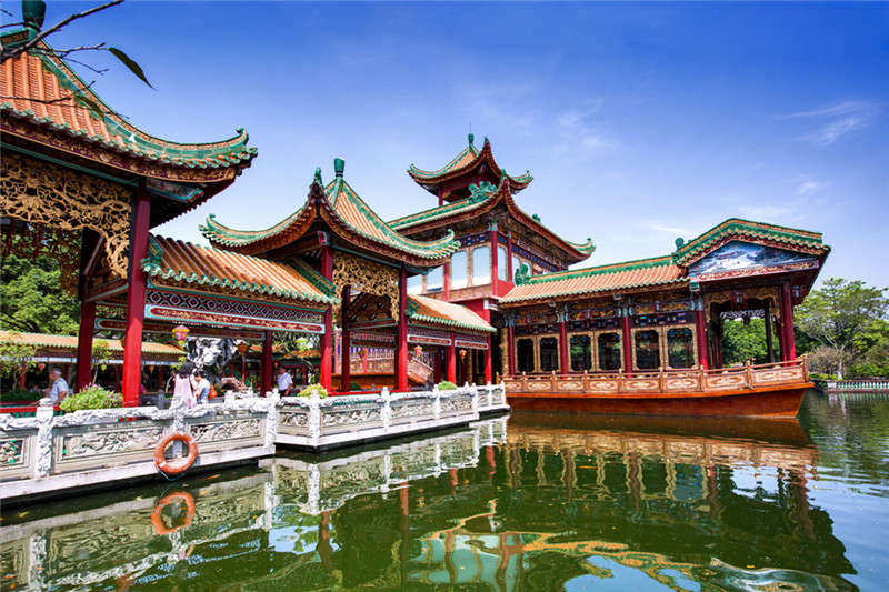 Парк Баомо был построен в период поздней династии Цин