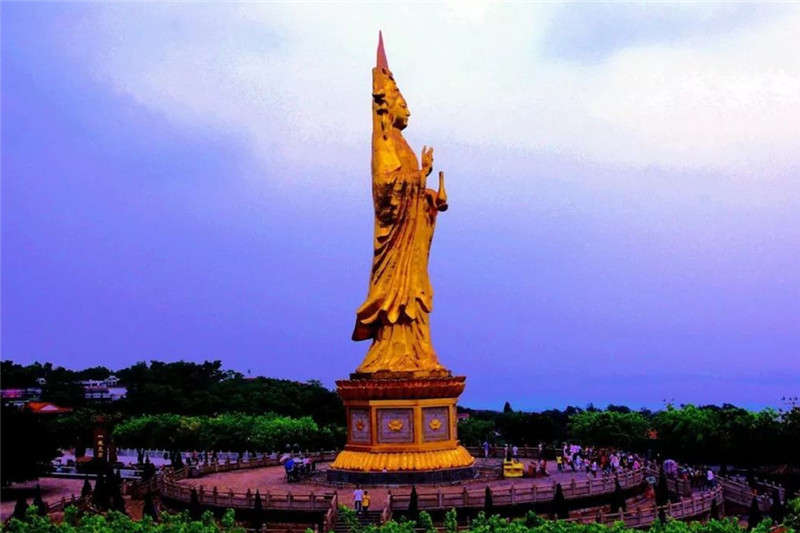 Статуя Будды Гуаньин на Лотосовые горы
